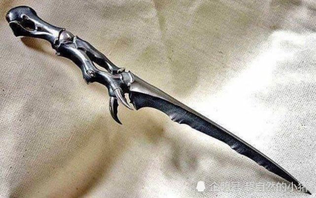 毕竟有怪异外形的冷兵器是少之又少.外形怪异的匕首同样也有击杀敌