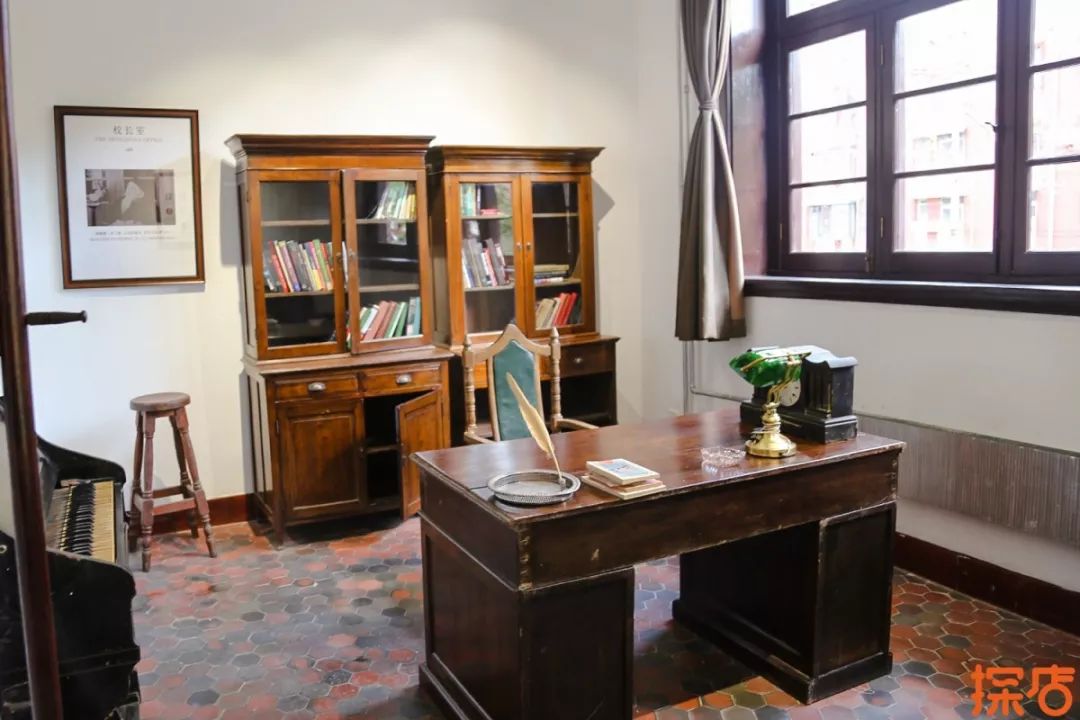 浓厚历史感的校园外墙不如换上民国服饰来培仁拍一套美美的照片吧