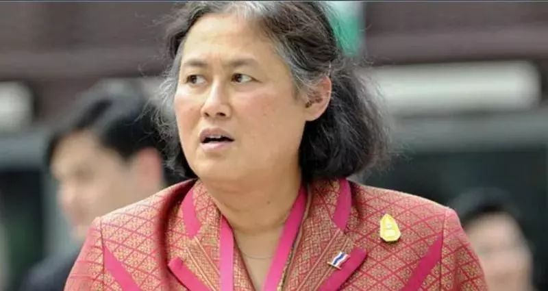 从空姐到"保镖"再到王后,泰国这位新王后啥来头?_拉玛