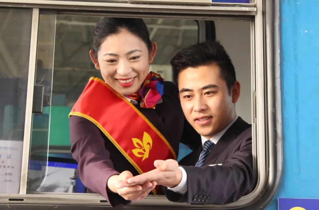 管理处要闻 || 花桥收费站收费员蔡雯静同志荣获 "江苏省五一劳动奖章