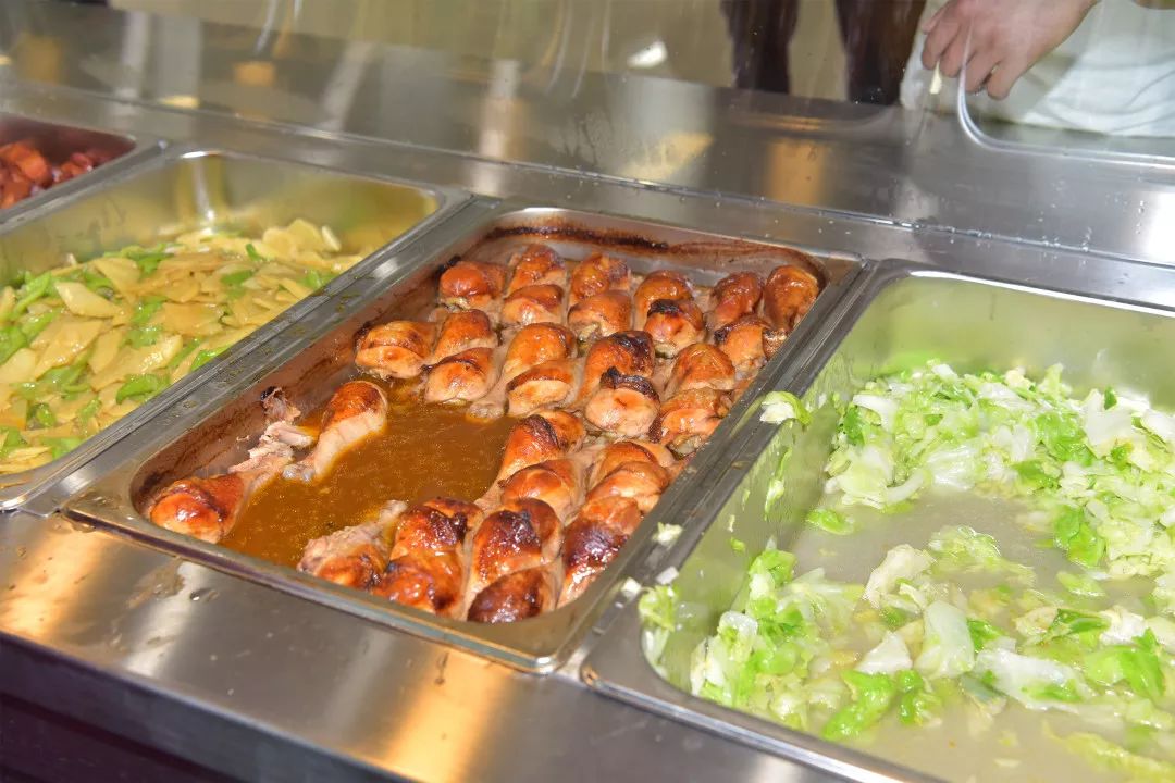 凝心聚力,共破时艰——人大附中食堂改造工程顺利完工,圆满开餐