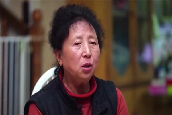 陈阿姨名叫陈云莲,是成都市爱之家动物救助中心的创办人,原本是成都数