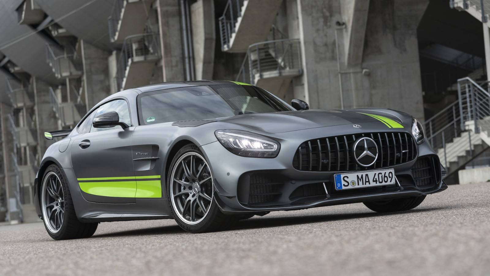 奔驰amg家族的性能旗舰——梅赛德斯-amg gt r pro