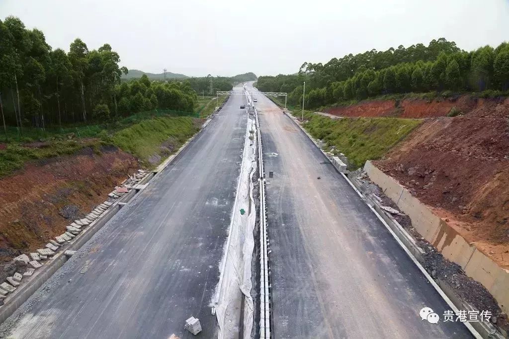 這條起點為桂平石龍的高速公路即將通車,時間在.