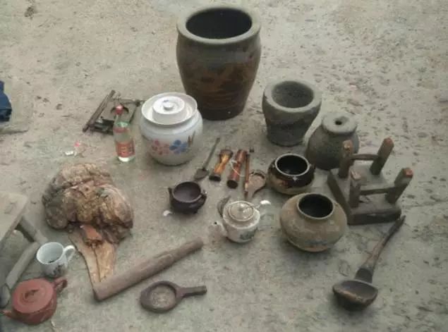 70岁老奶奶的"翡翠白菜"值300万!_古董