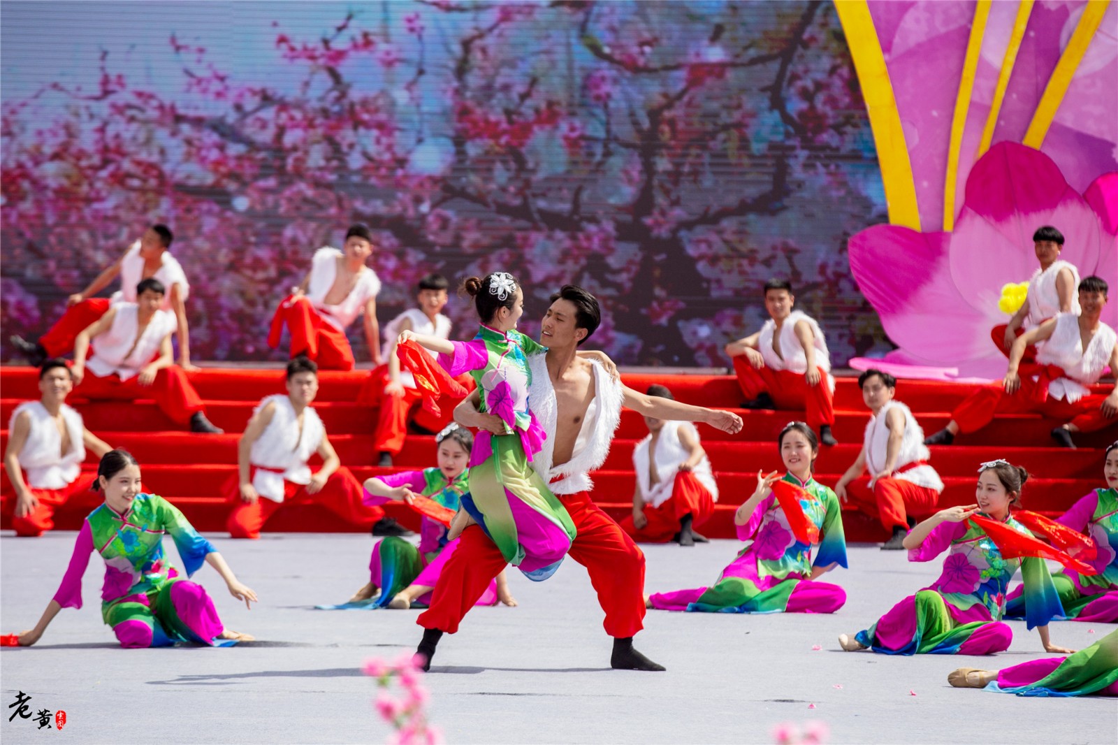 兰州仁寿山桃花节上线为什么在仁寿山是庆祝祖国华诞最佳地方呢