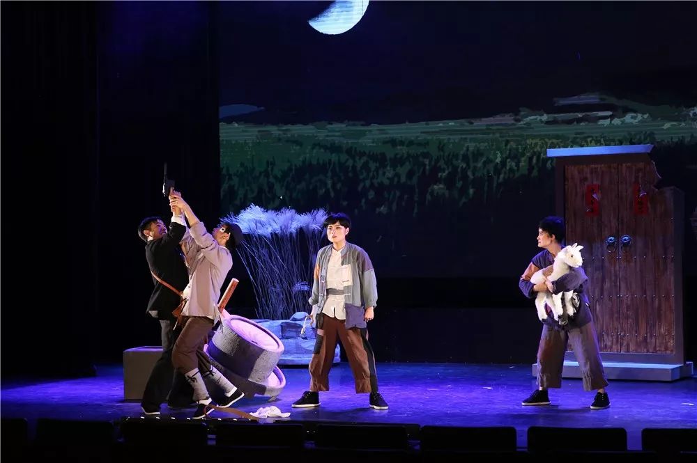 小伙伴剧场重新演绎红色经典爱国主义儿童剧《智送鸡毛信》_海娃