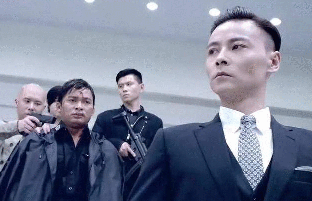 张晋的肌肉是什么水平? 网友: 最能打的西装暴徒-搜狐大视野-搜狐新闻