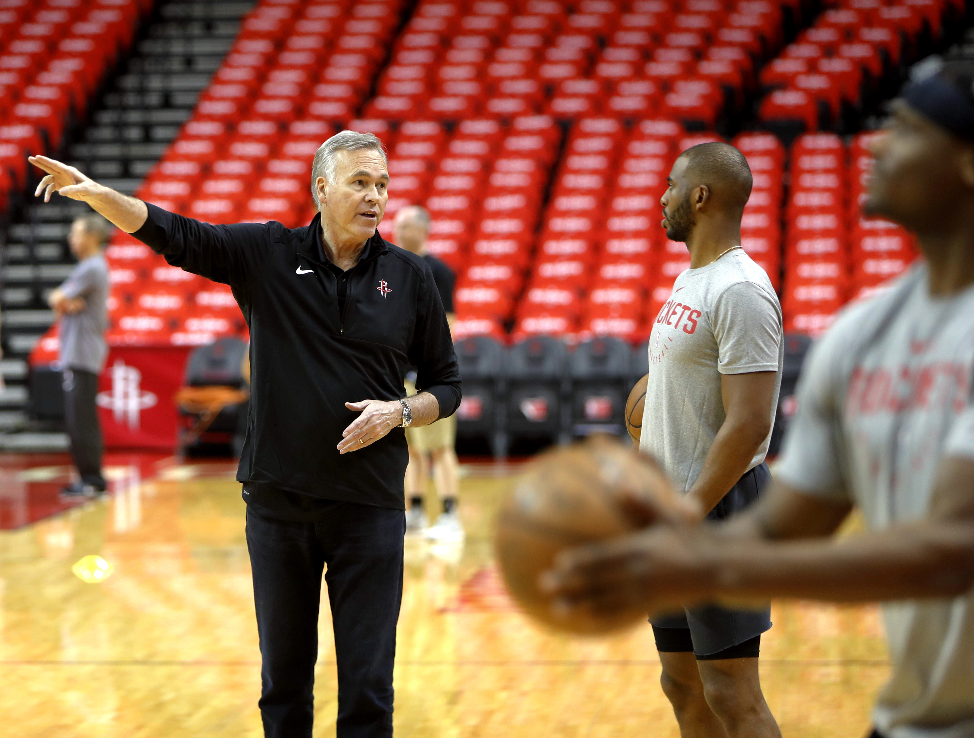 篮球—nba季后赛:火箭队备战西部半决赛第三轮