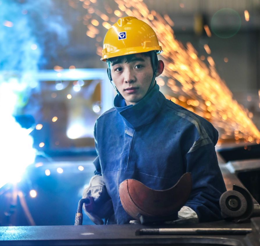 奋斗大干汗水在他们身上化成了彩虹