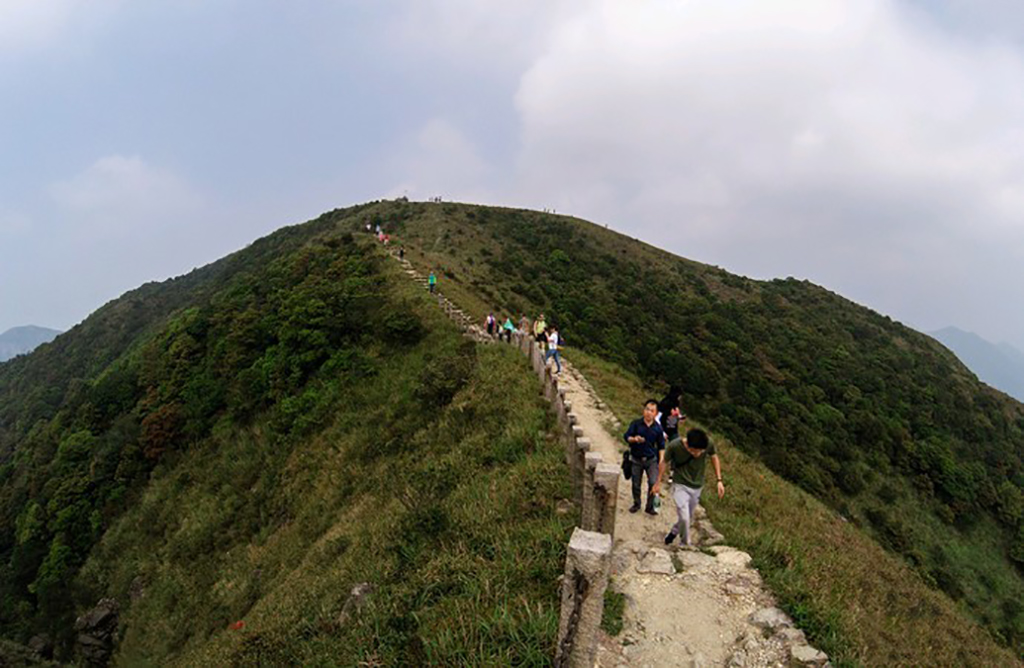 作为经常户外爬山的人来说,七娘山确实是在深圳一处很不错的户外风景.