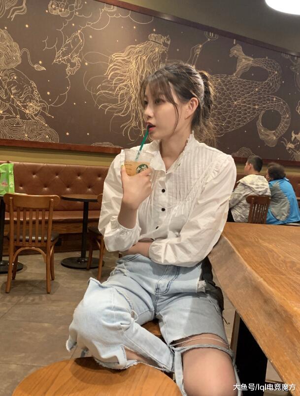 mlxg女友人设崩塌,被爆人品太差,拿锅老师当"舔狗"