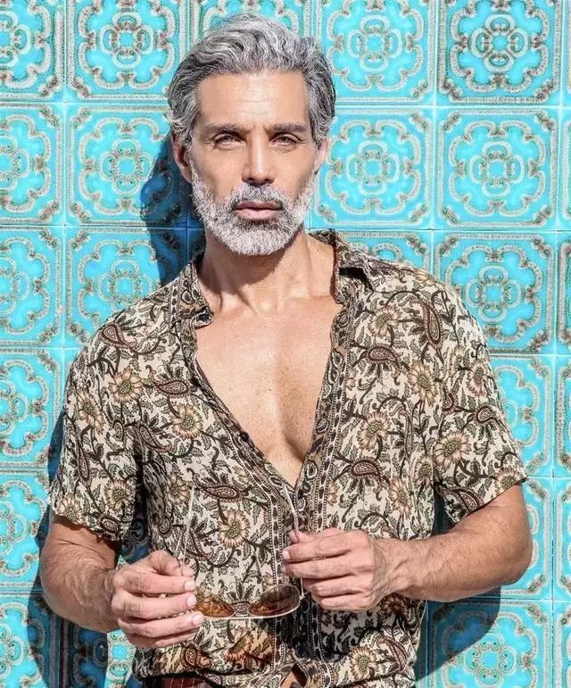 越老越受欢迎这群优雅又酷炫的老头是英国最火的男模天团