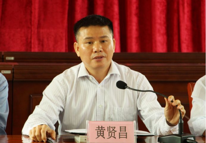 县委书记黄贤昌在座谈会上作讲话座谈会现场泗孟乡党委政府通过组织