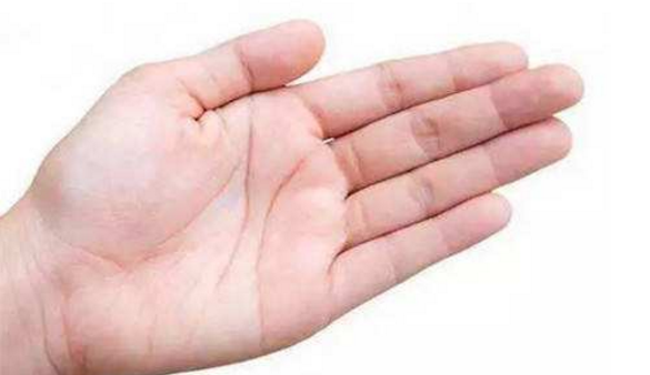 手掌厚实的女人