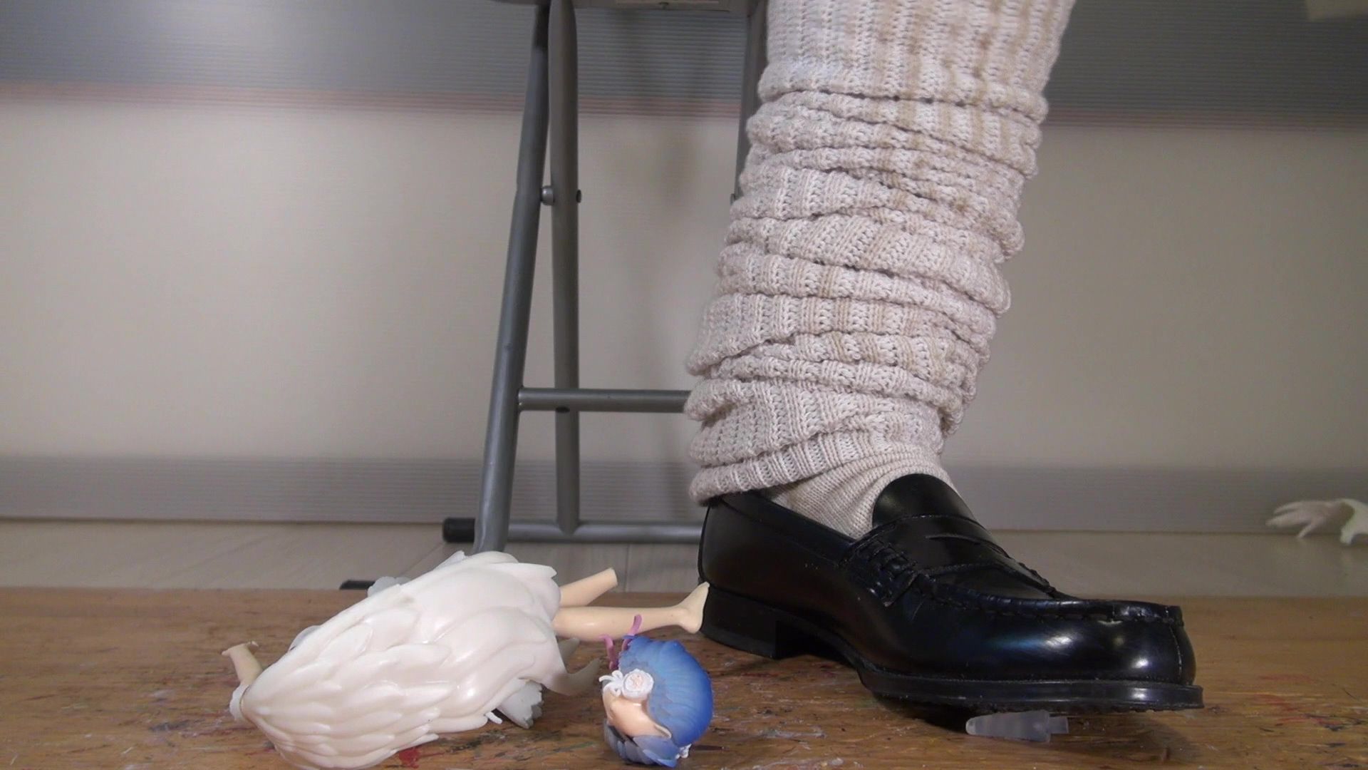 原创宅男得罪女朋友蕾姆亚丝娜呆毛王和初音等手办被踩