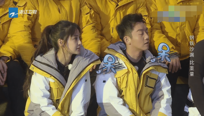 《奔跑吧3》当宋雨琦举重成绩一出,有谁注意郑恺表情,笑死我了