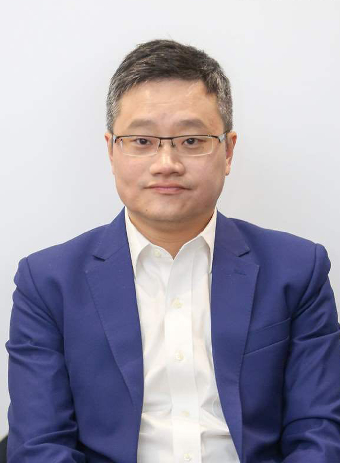 首席营销官向东平与天际汽车首席财务官陈晓斌接受《芥末汽车》的采访