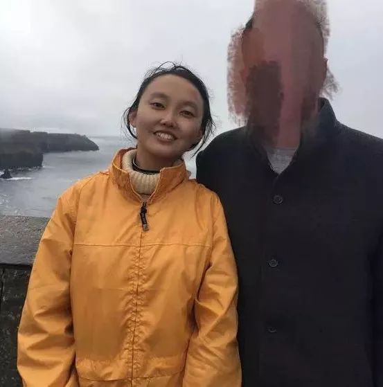 小蛙的照片角度不正,我没法看完全准确:腿身比是好