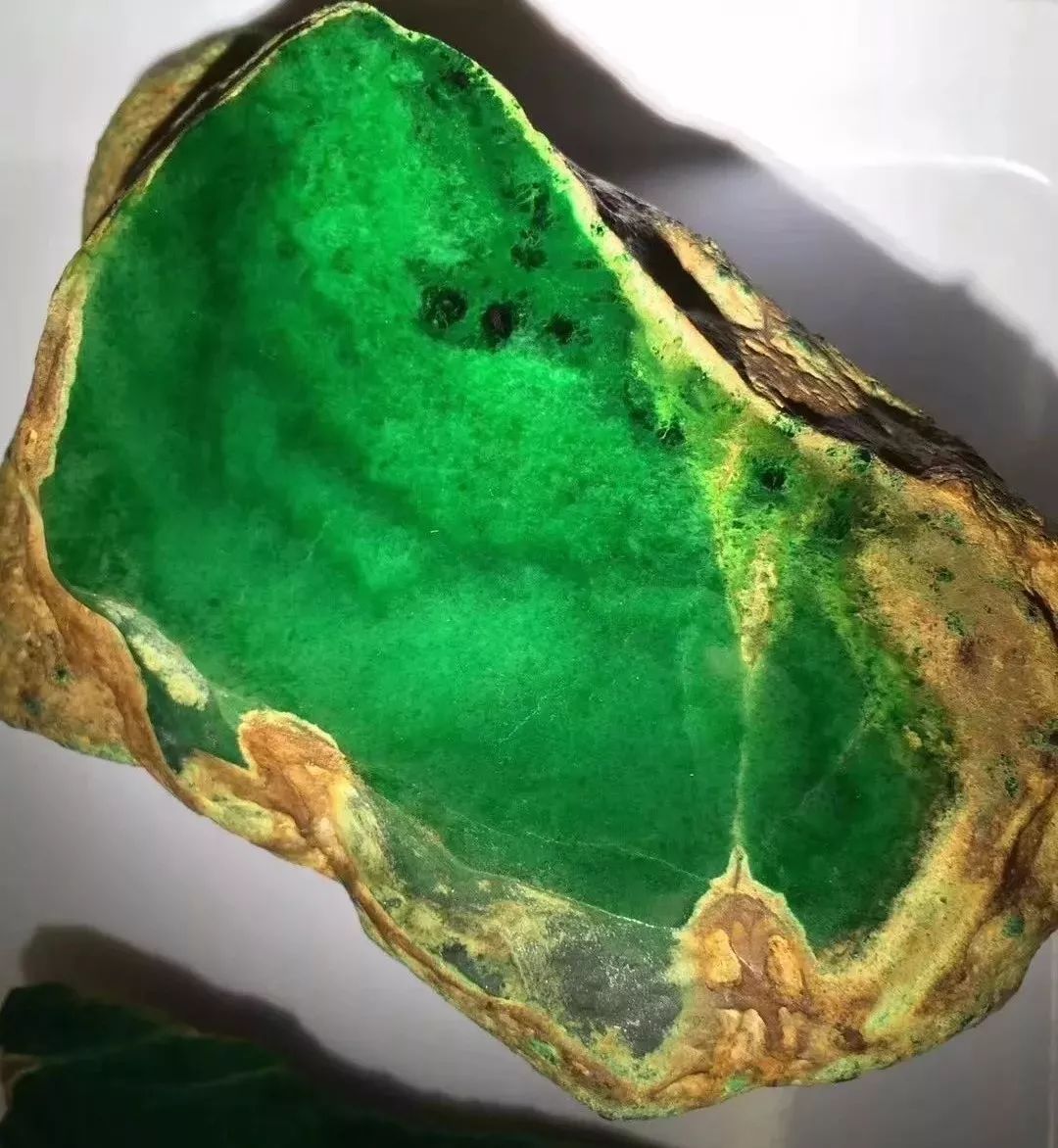 玉赏犹抱琵琶半遮面最动人的翡翠切料