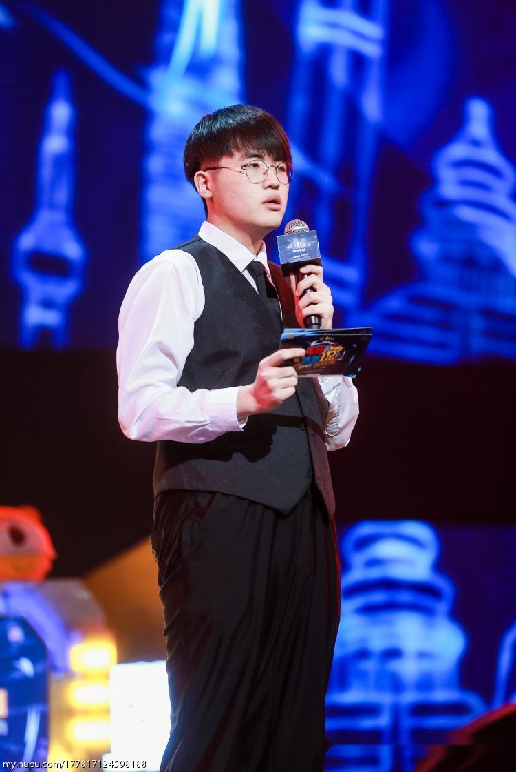 rng电竞青年说开幕,体育总局信息中心主任为开幕式致辞