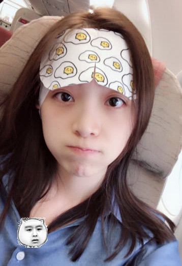 小钰素颜照曝光,堪称"电竞鞠婧祎",rookie太赚了!