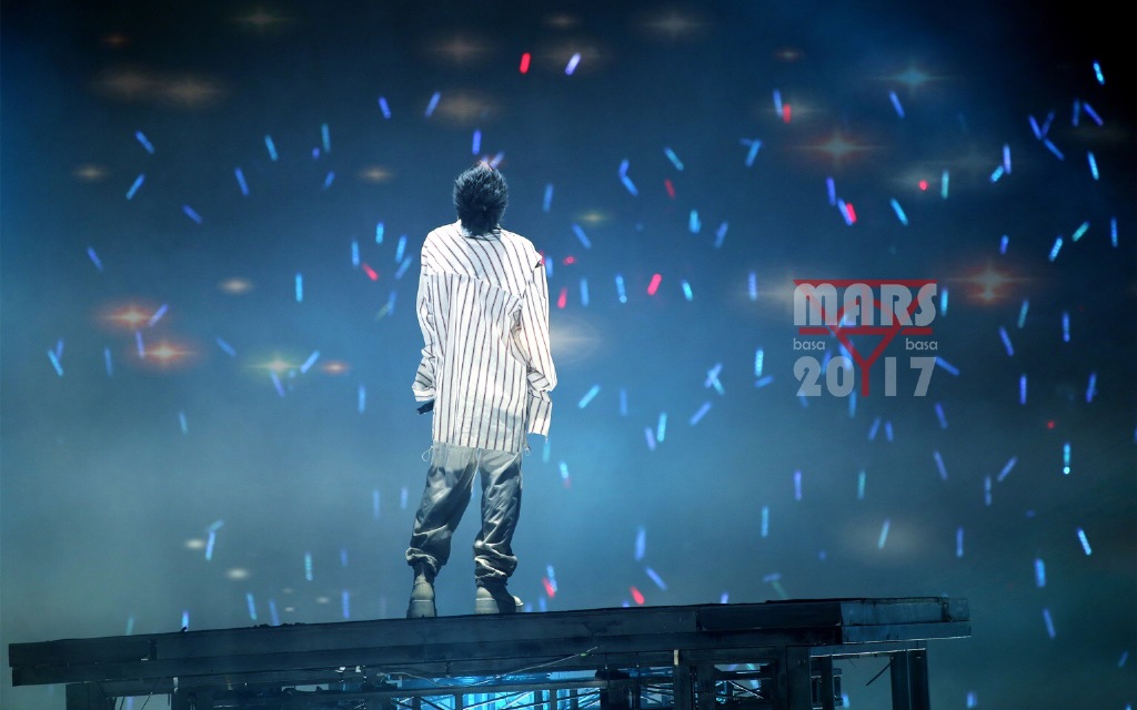 看背影就很心动的男生:让人无比踏实的华晨宇的背影