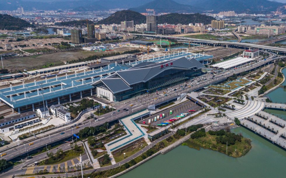 因温州动车南站平台改造工程需要,为确保施工期间道路交通安全畅通, 5