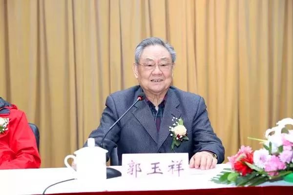 我县徐家镇文化站站长,业余作者肖治的抒情诗《眷恋