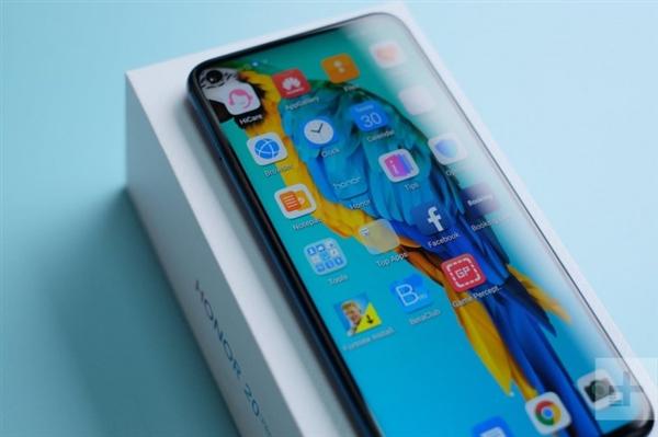 平民版华为P30 Pro？荣耀20 Pro谍照曝光：打孔屏设计