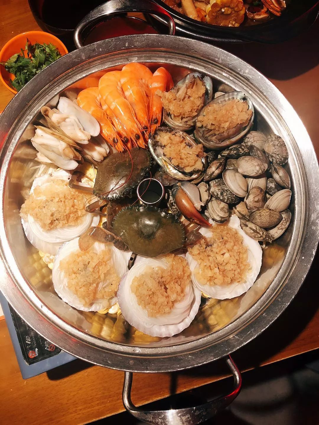 五折吃海鲜,用海鲜填满你的plus胃,樊城这家店太大胆了._曹能