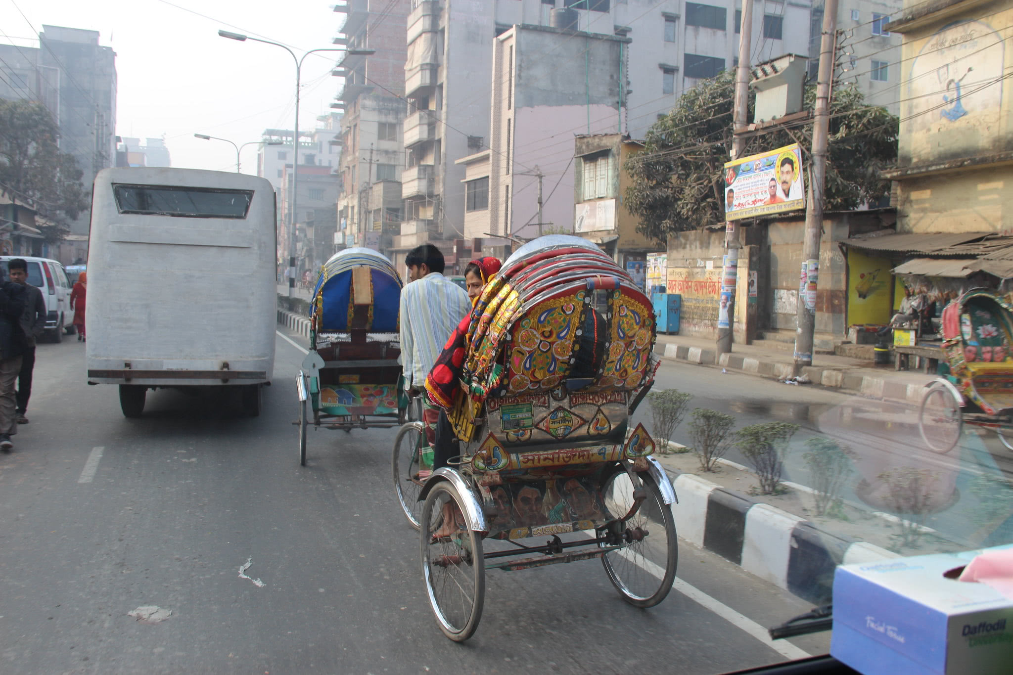 原创最落后的首都交通:用日本淘汰的公交,1公里路堵到1个多小时