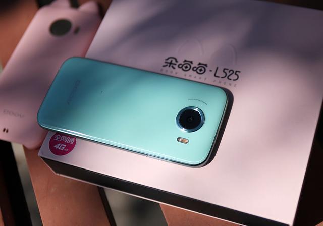 朵唯手机经典之作萌妹喜欢的朵喵喵手机l525让回头率爆增