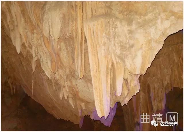 奇丽的沾益区天生洞公园