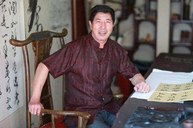 佟庆辉佟庆辉: 笔名武墨,中国当代书画名家协会会员,当代中国书画名家