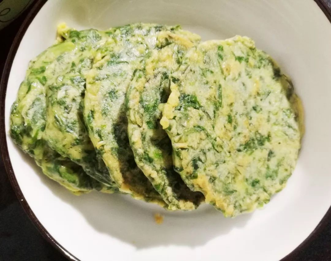 这种野菜农村到处都是它能清热解毒把它做成野菜饼特别好吃