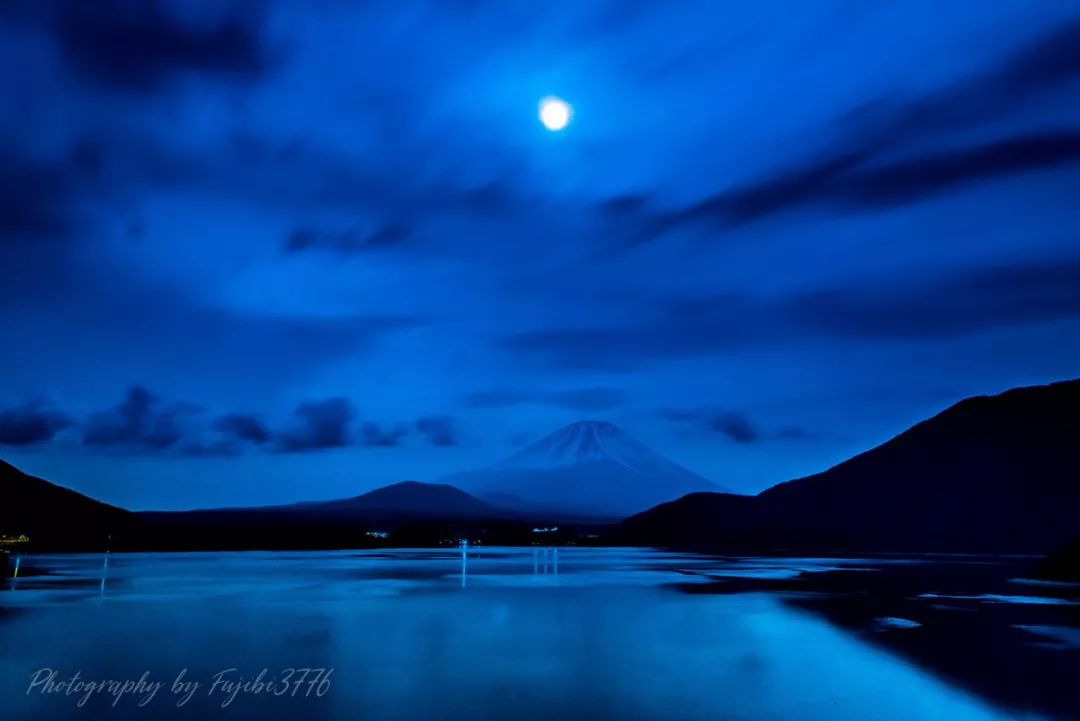 今日话题 | 日本网友晒出"平成最后的满月",今夜的月色,太美太惊艳了!
