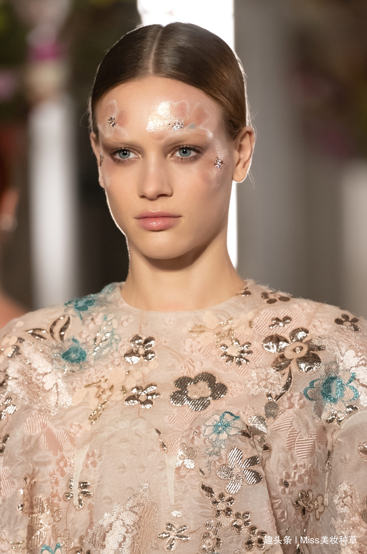 2019时装周最美的妆容趋势:只有懂生命的人,才能懂这些妆容