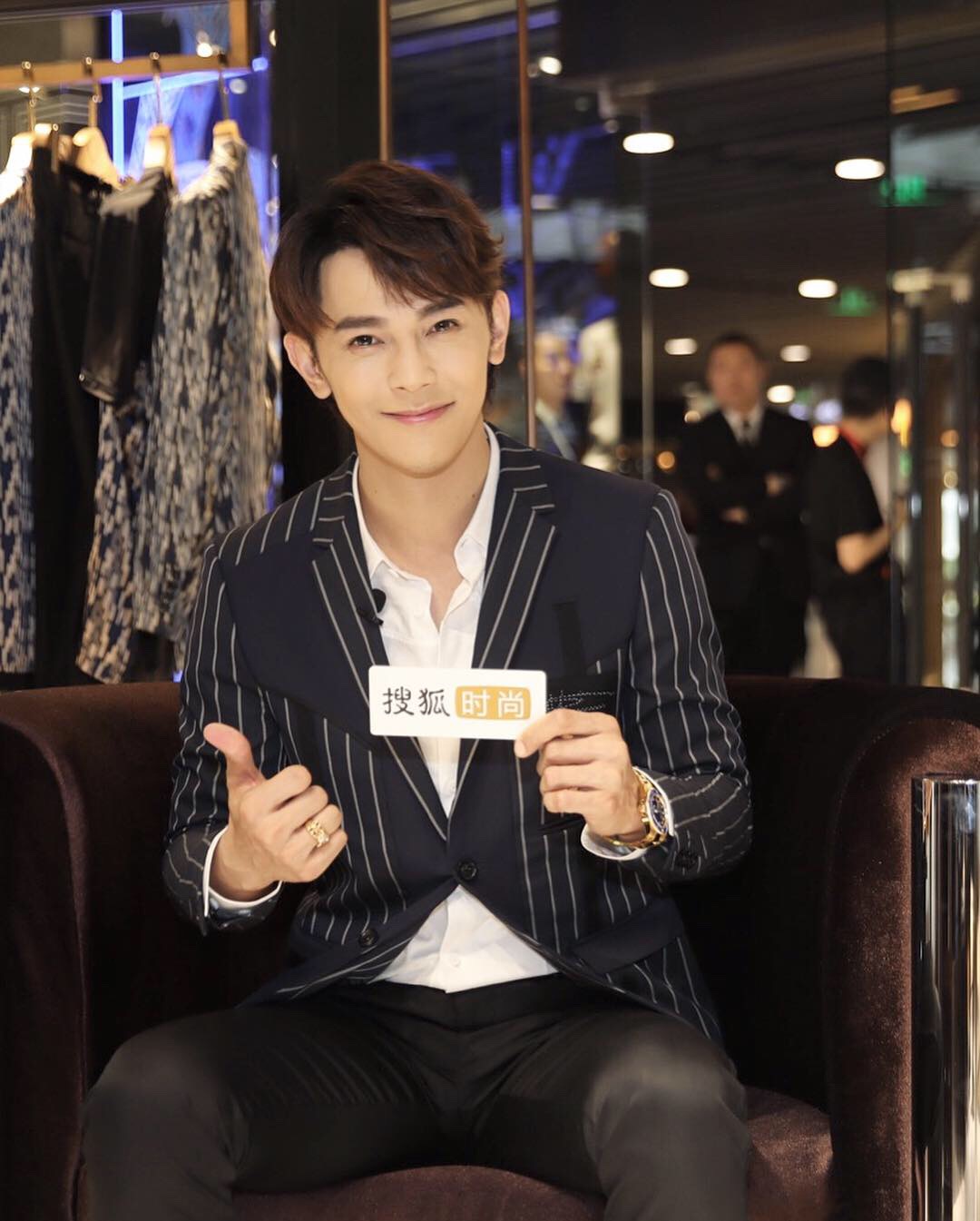 百变偶像汪东城亮相andrew mackenzie北京福桥芳草地购物中心新店铺