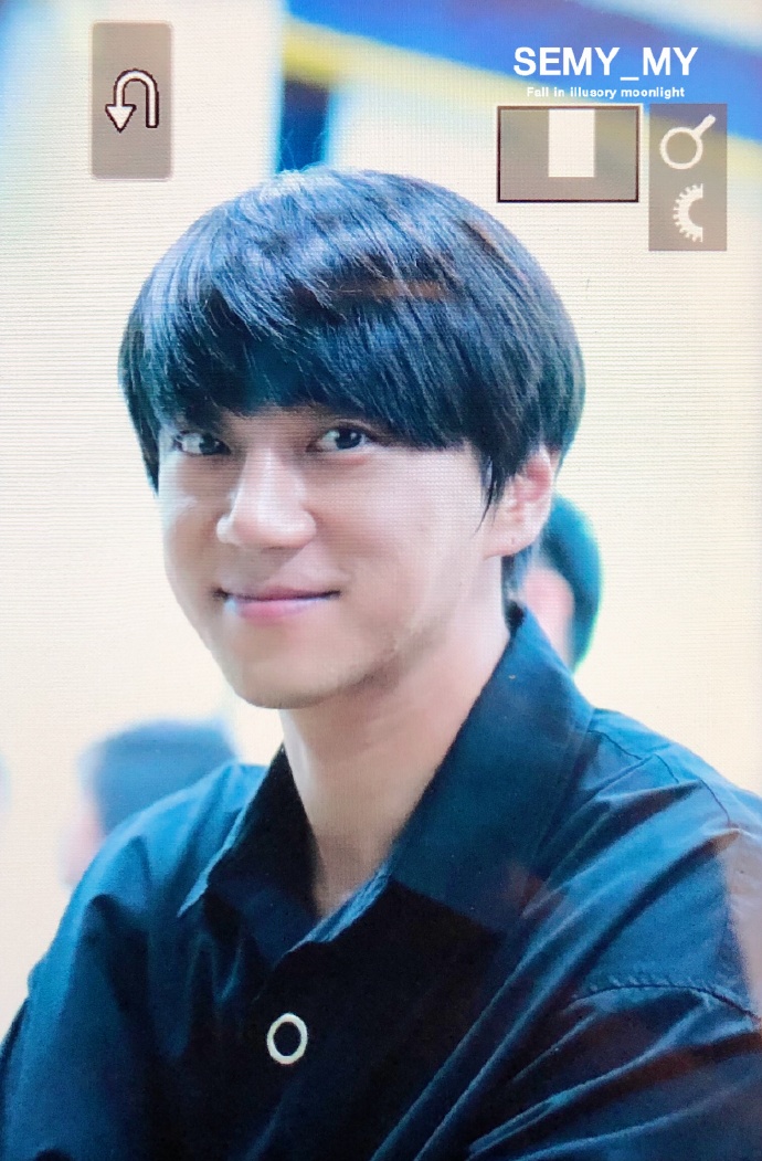 顺毛素颜嫩出新高度黄致列出席龟尾图书馆一周年纪念典礼活动