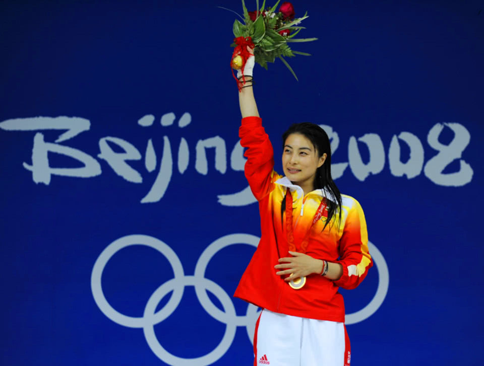 中国跳水皇后郭晶晶退役后每月领多少退休金说出来没人信