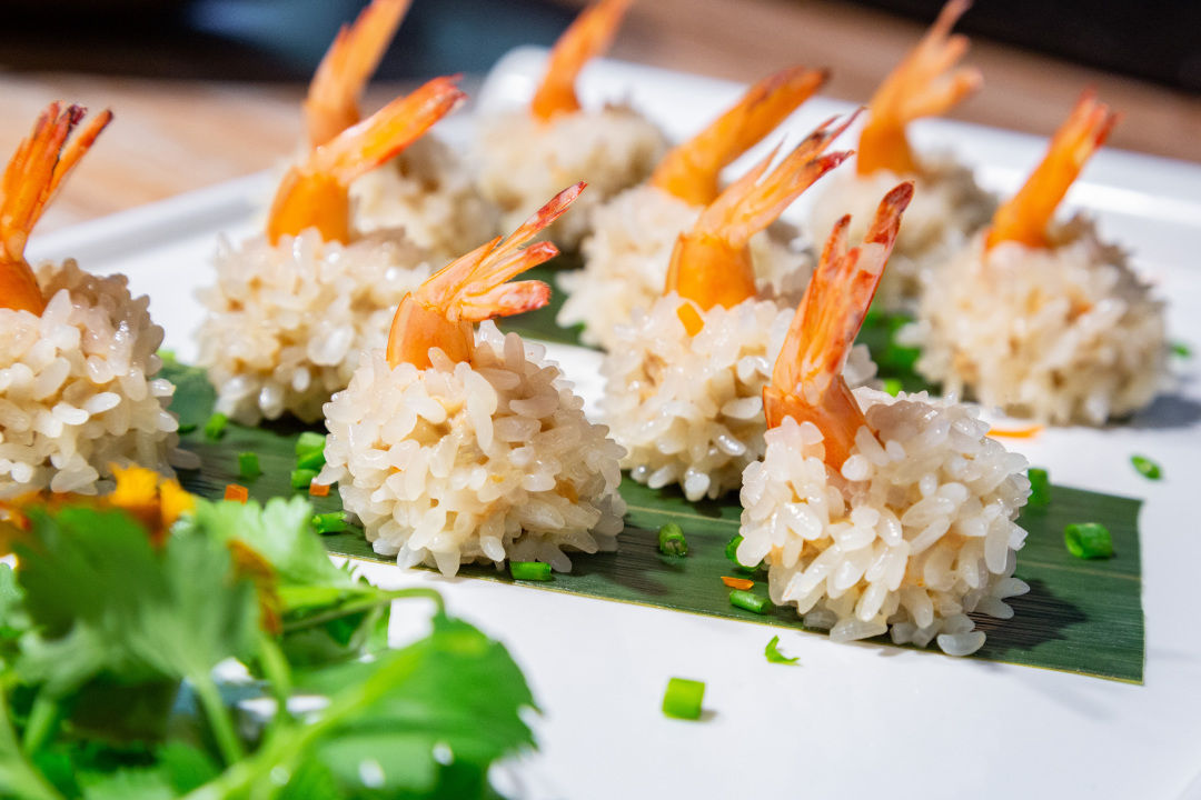 酥脆美味的虾球和它的各色球友~美味小食里的一道经典,非常吸引眼球