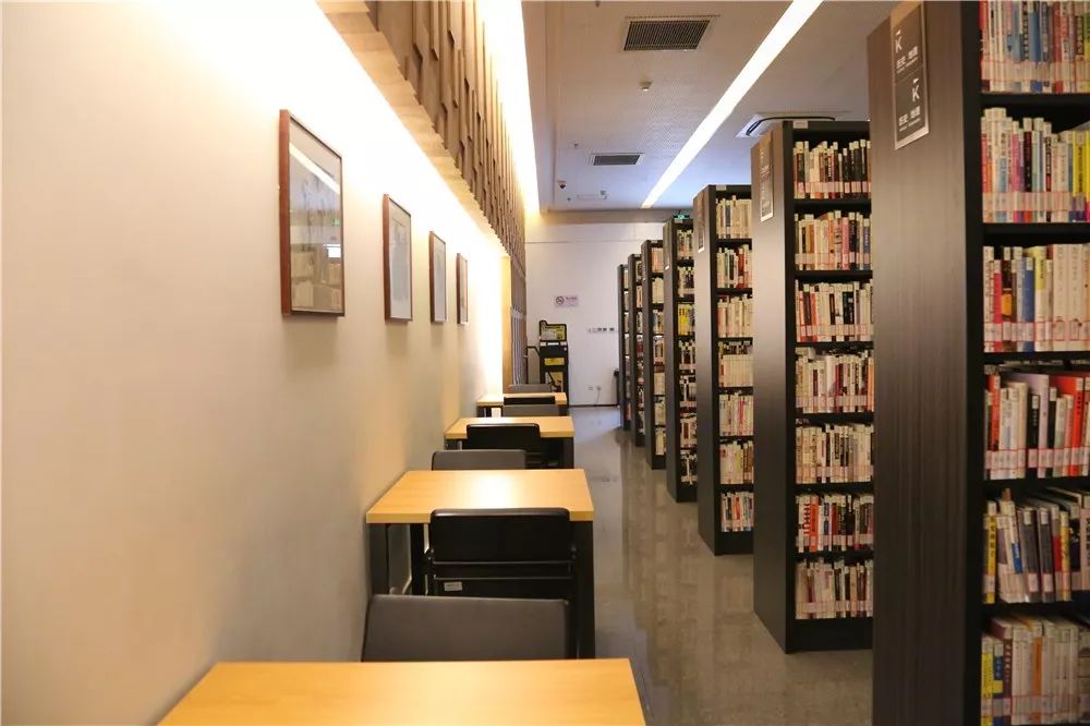 嘉定新城(马陆镇)裕民南路1288号简介:位于沪上最美图书馆——嘉定区