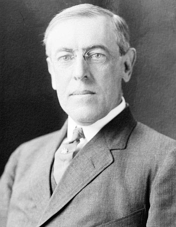 原创波兰第一任总理是钢琴家曾前往白宫演奏还在美国总统面前痛哭