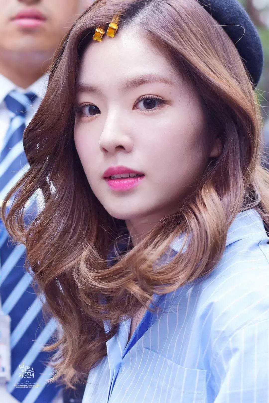 而且韩国在包装艺人这方面,比较厉害的一点是顺着艺人本身的特点来