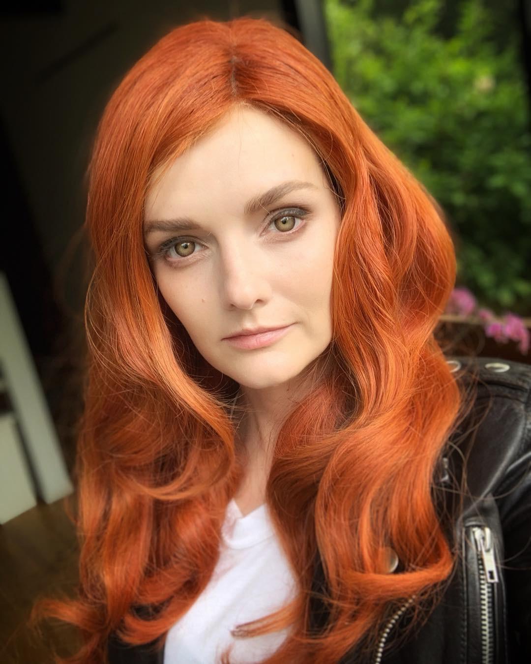 美国传媒巨头继承人,35岁仍有一张娃娃脸_莉迪亚