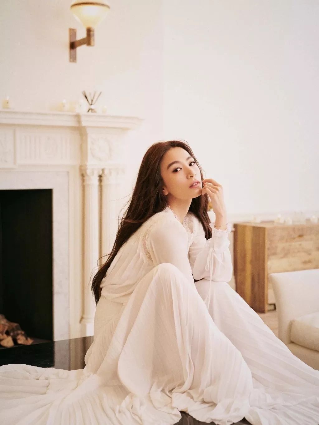 hebe田馥甄新造型遭吐槽,身披花床单上台演出,实力证明有颜真的可以