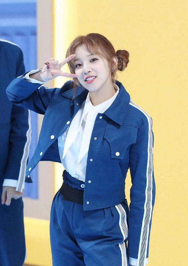 戚薇,欧阳娜娜解锁双丸子头,学会了,你就是暴风小可爱