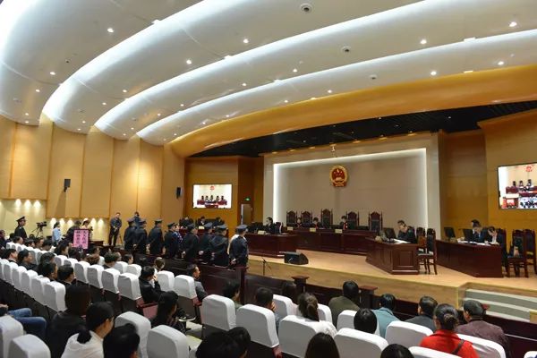 势力犯罪团伙寻衅滋事案2011年至2017年,以邱业俊为首,张扬,刘磊,陶伟