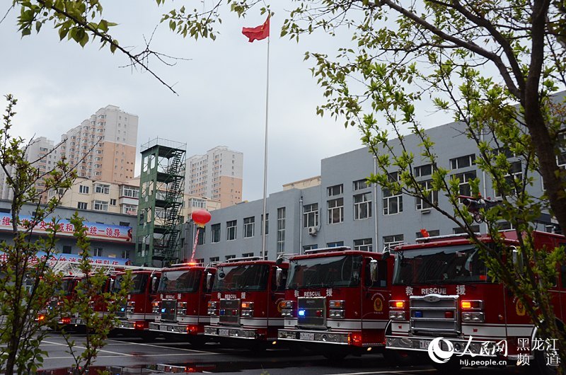 哈尔滨市消防救援支队举行新招录消防员入营迎送仪式